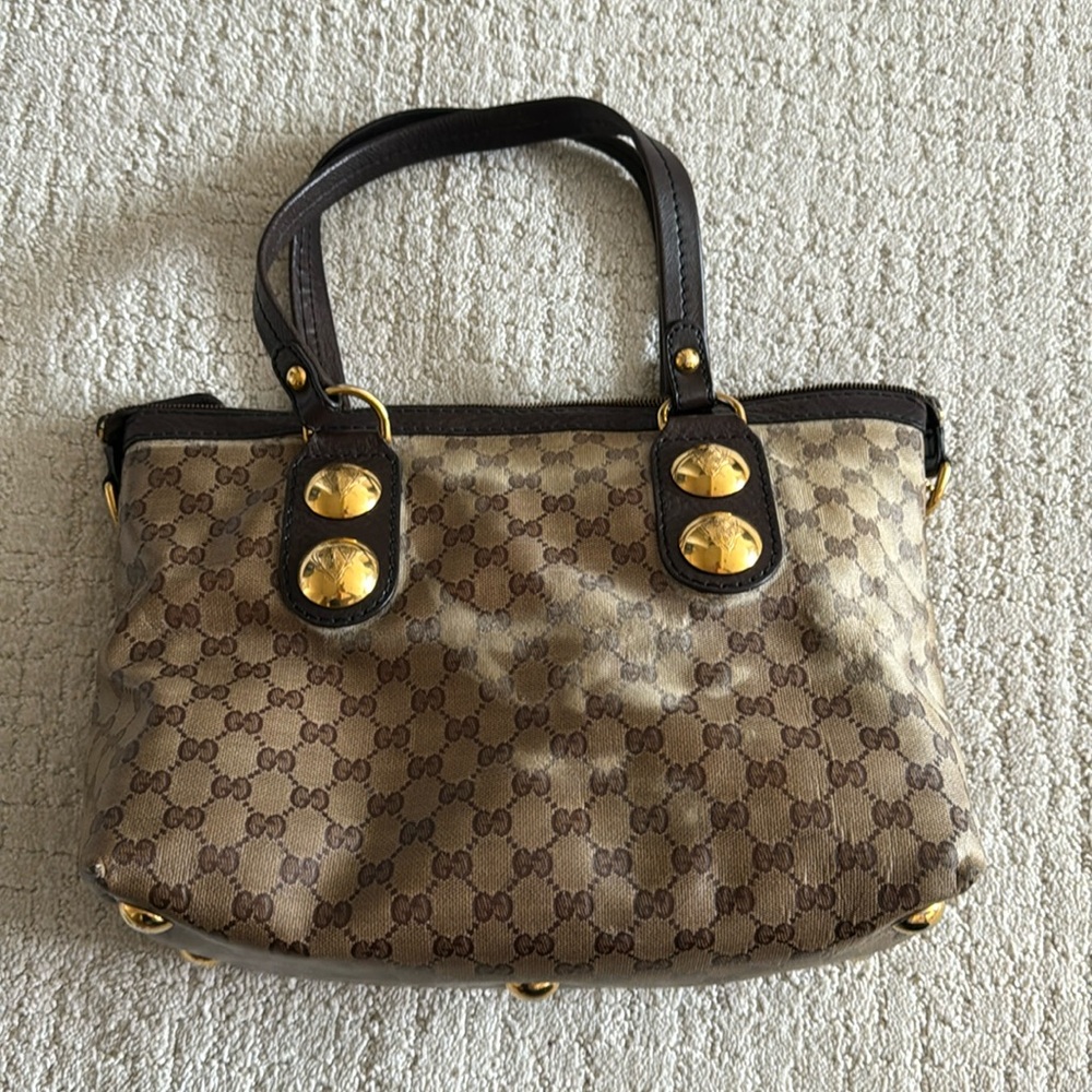 Gucci Tote with zip